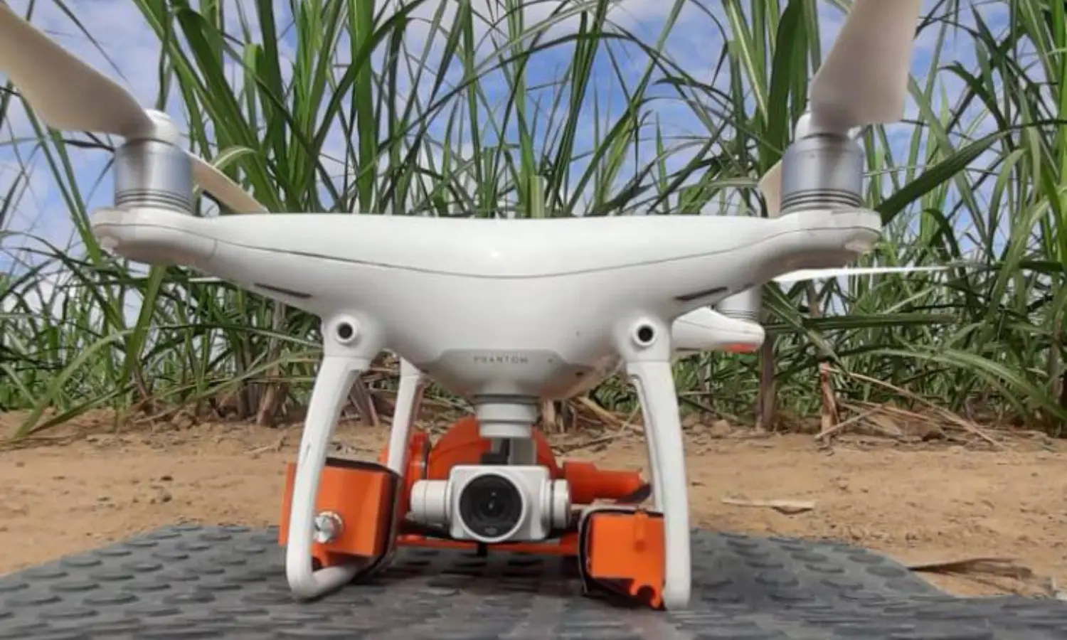 Drone para a aplicação de defensivos biológicos da dronefy